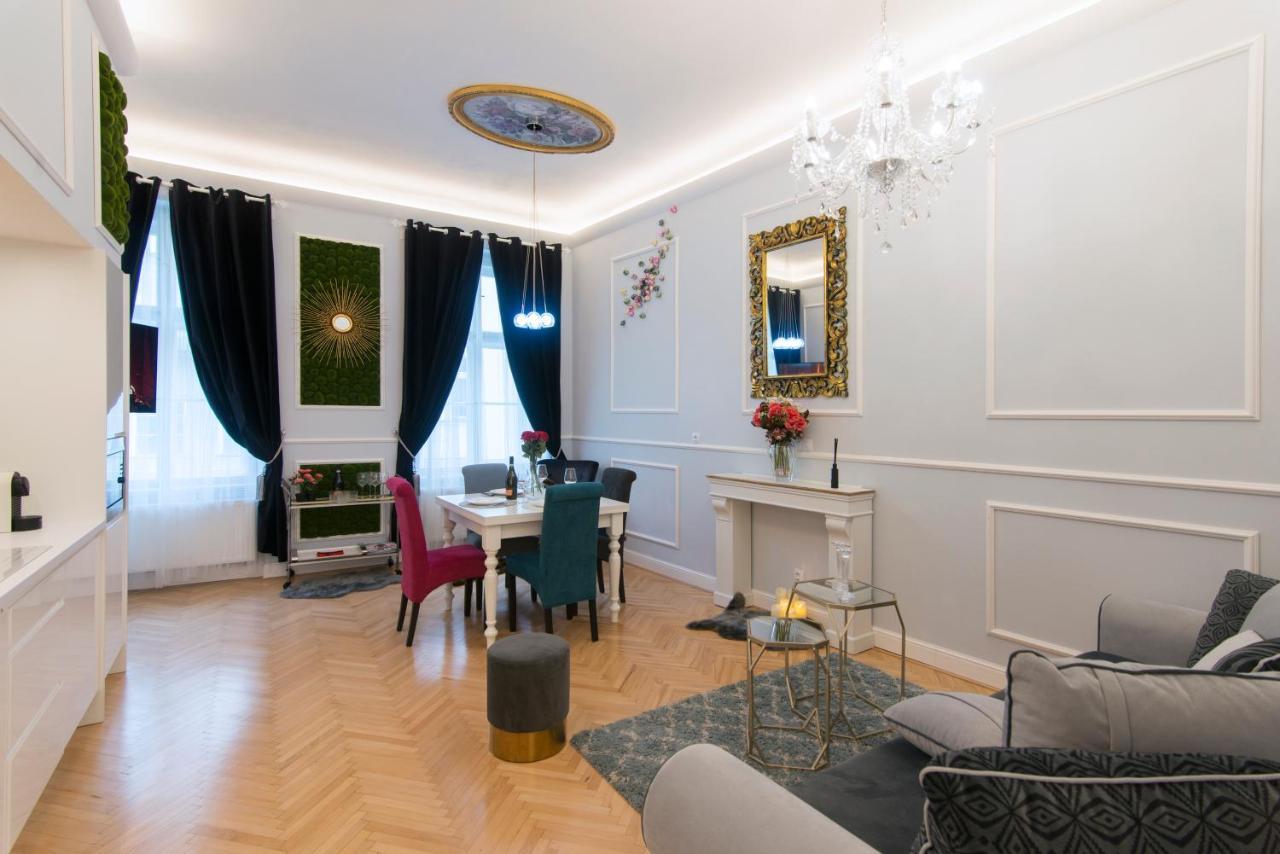 Vogue Apartment Near By Wenceslas Square Prag Eksteriør billede