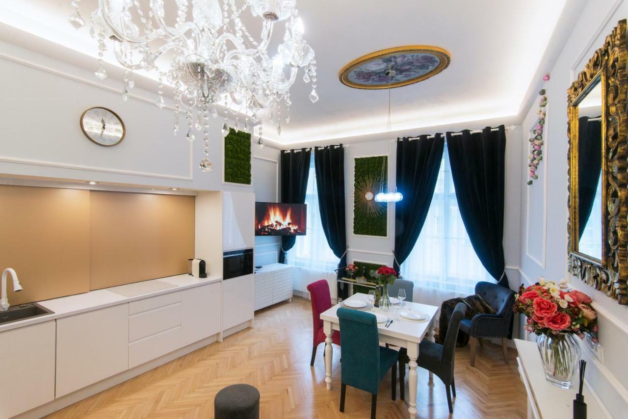 Vogue Apartment Near By Wenceslas Square Prag Eksteriør billede
